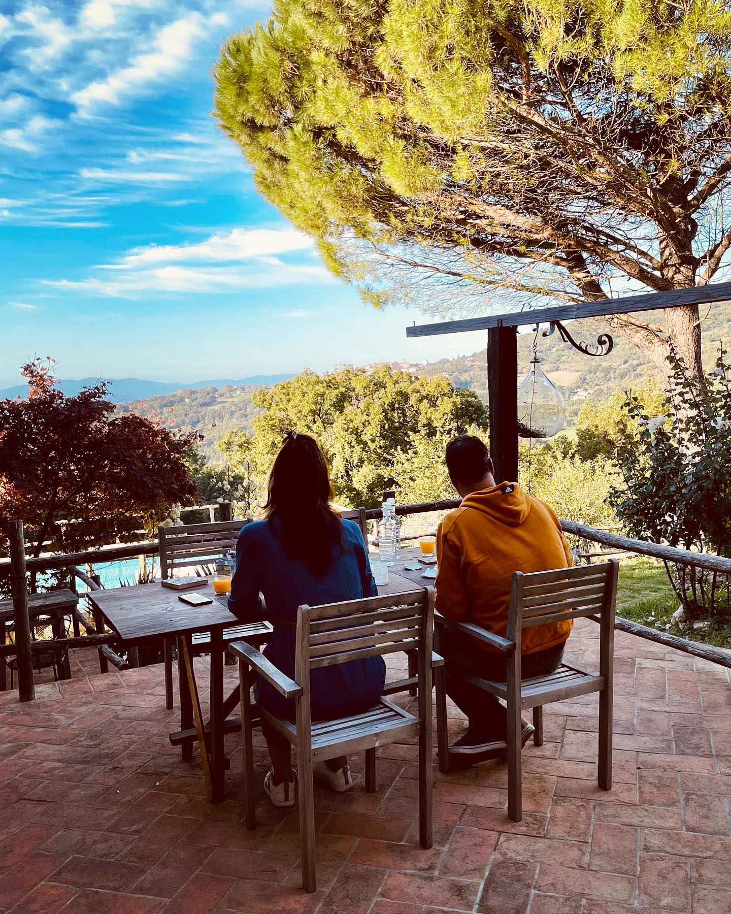 Outdoor breakfast in October.. 😬😬
#poderecamaiano #breakfastinmaremma #bedandbreakfastitaly #maremmahospitality #mondaybreakfast #climatechange #bedandbreakfastitalia #bedandbreakfastmaremma