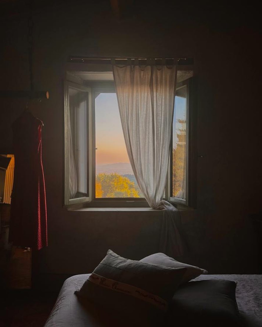 B&B Podere Camaiano ❤️
***one room now available
26/28 August***
… se qualcuno fosse in giro nel posto giusto al momento giusto… :
Camera La1 https://www.poderecamaiano.it/it/camera-1/
disponibile 26/28 agosto🥰🤩🥰
Per prenotazioni info@poderecamaiano.it
#poderecamaiano #camaianovibes #tuscany #sassofortino #roccastrada #hospitalityinMaremma #travelitaly #bedandbreakfastitaly #bedandbreakfast #liveauthentic #livethelittlethings #travelgram
#discovermaremma #toscanavacanza #igertoscana #tuscanygram
#maremmagram #maremmalocal