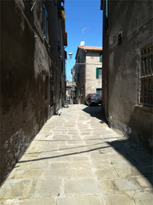 Gasse von Vetulonia