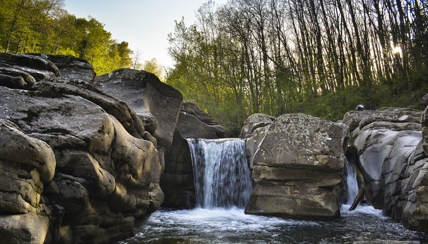 Riserva Naturale Farma, Canaloni del Farma e Castello del Belagaio